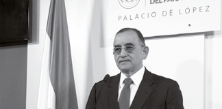 Hydroelectric plant expansion to power industry and exports Ángel Recalde, Managing Director — Yacyretá